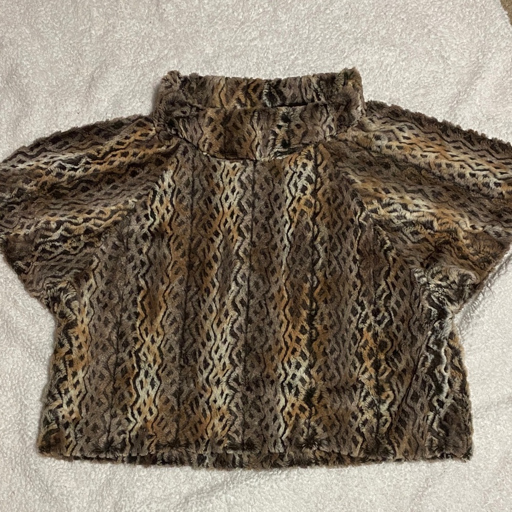 Sharon Young women’s size S/M leopard short sleeve tunic faux fur top